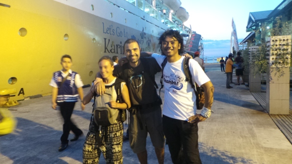 Bersama teman baru sesaat setelah bertugas di Karimun Jawa pada hari kedua Lebaran tahun 2015