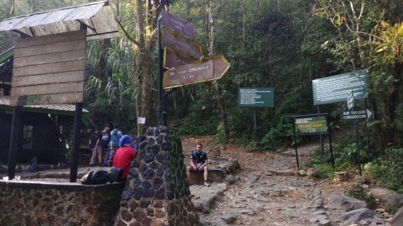 Gunung Gede, Gunung Pangrango, Taman Nasional Gunung Gede Pangrango, Jawa Barat, Adventure, Adventurer, Backpacker, Pendaki, Pos Kandang Badak, Tips Mendaki Gunung, Travel, Traveling, Traveler, Mountainer, Mountain, Hiking